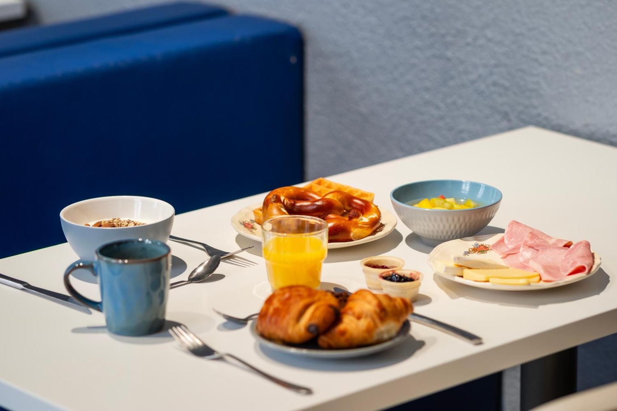 Ibis Budget Strasbourg Centre Gare Esterno foto
