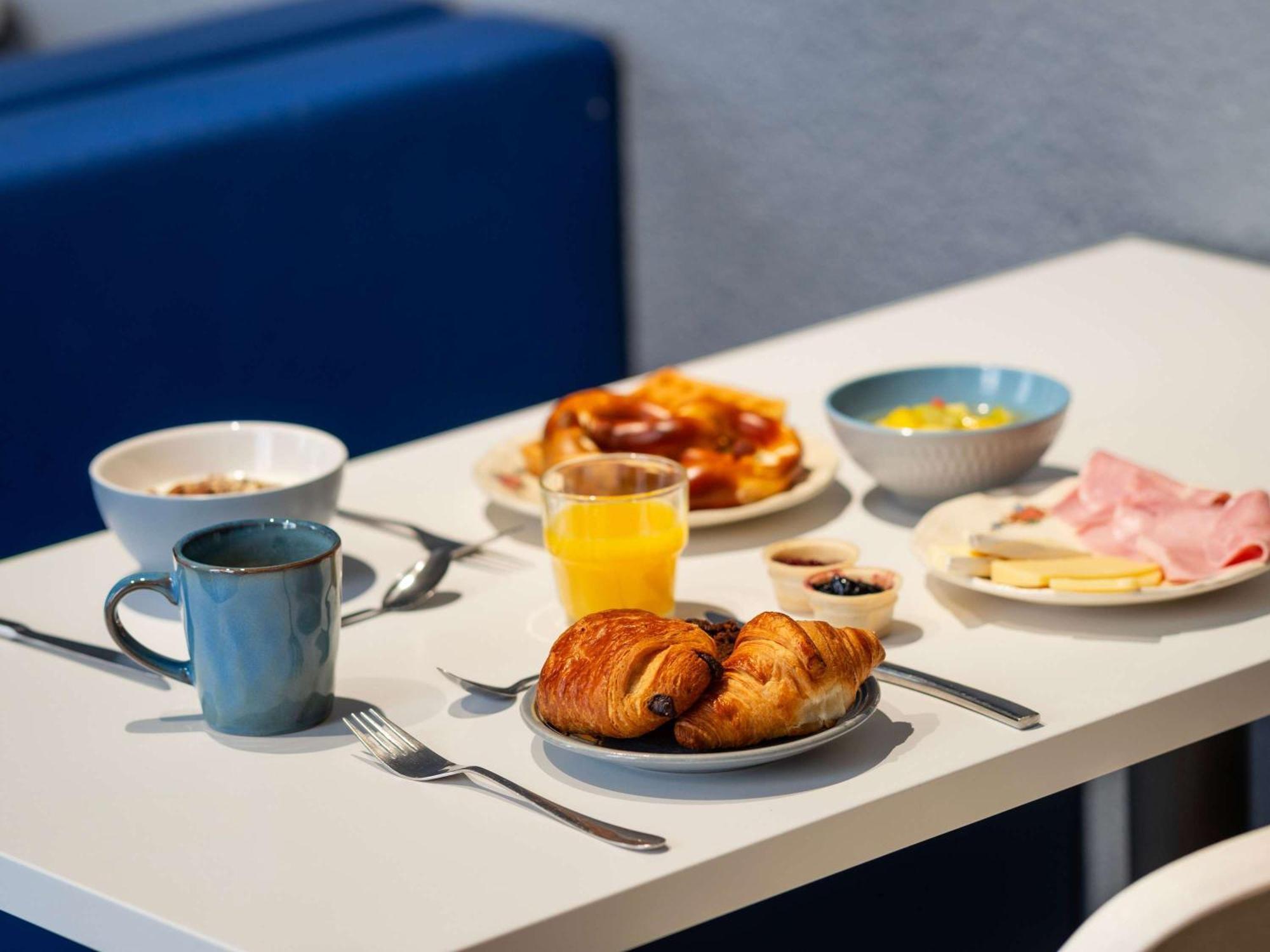 Ibis Budget Strasbourg Centre Gare Esterno foto